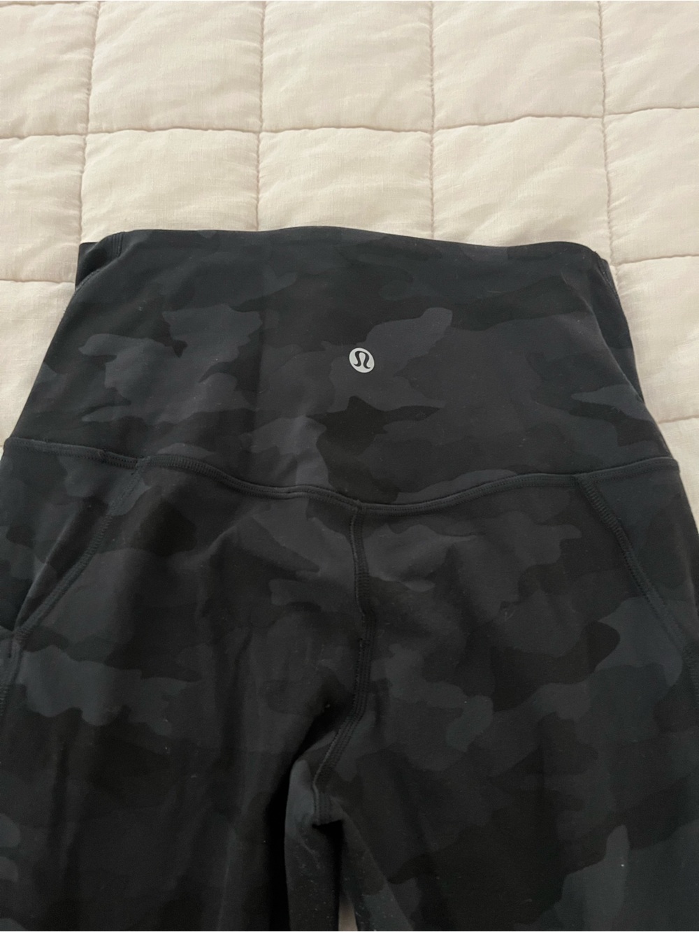 lululemon align Black Camo High-Rise Leggings pockets - Picture 3 of 10